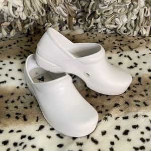 Anywear SRANGEL Healthcare Professional Clogs Size 8
